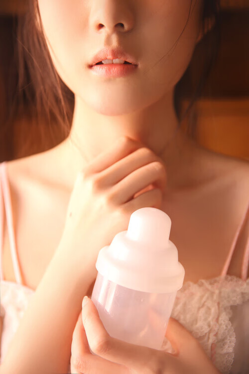 九游网页版入口-凯撒酋长中场核心发挥出色，助力球队进攻，凯撒有多强