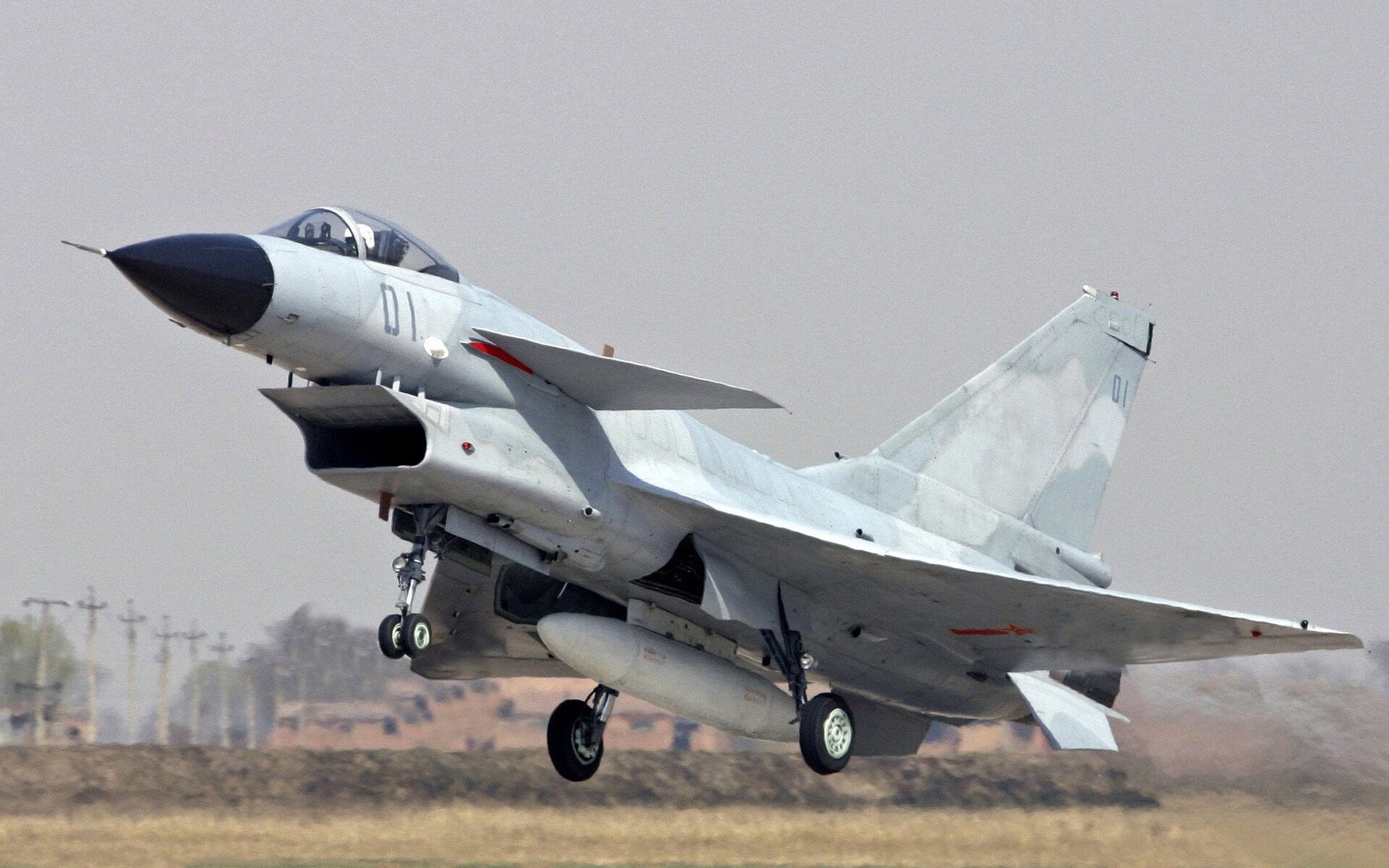 球队内部外援交流密切，战斗力迅速提升，足球比赛外援