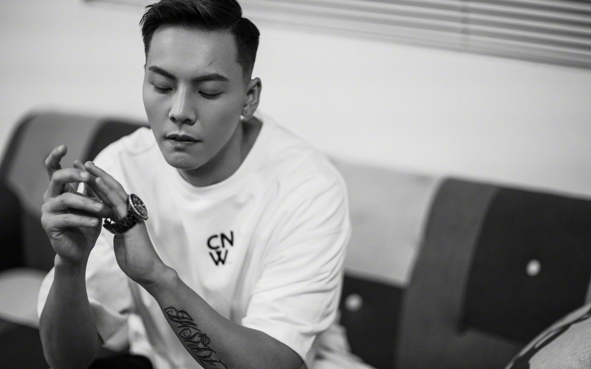 葡萄牙年轻球员弗朗西斯科·孔塞桑在对阵捷克的比赛中打入制胜球。意大利在欧洲杯预选赛中0-0战平乌克兰，艰难晋级正赛。