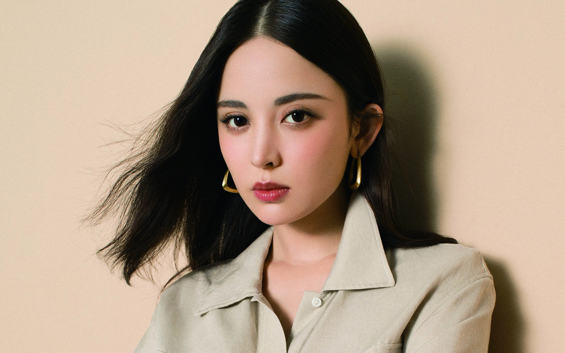 “简阳文体中心:羽毛球决赛进入白热化阶段,紧张刺激”