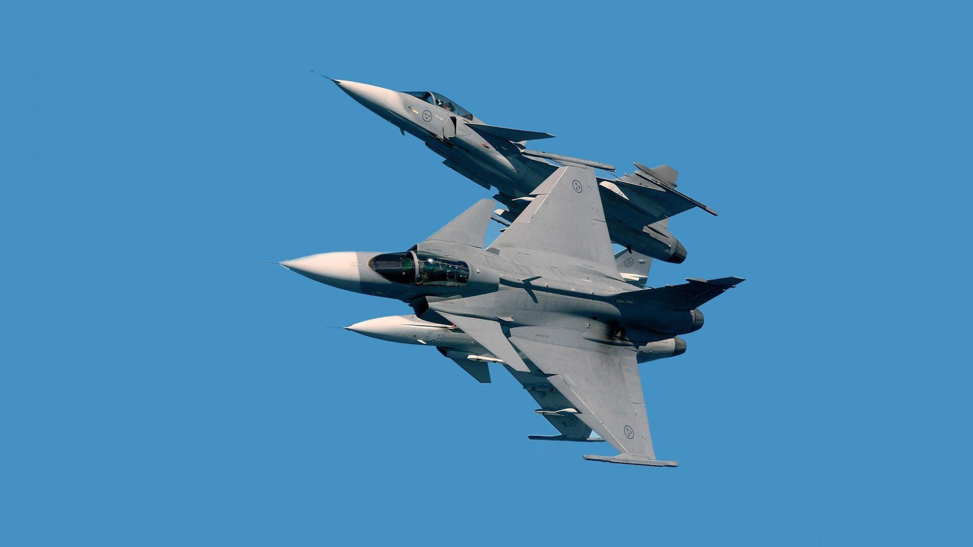 弗赖堡整体防守提高限制射门空间，弗赖堡位置