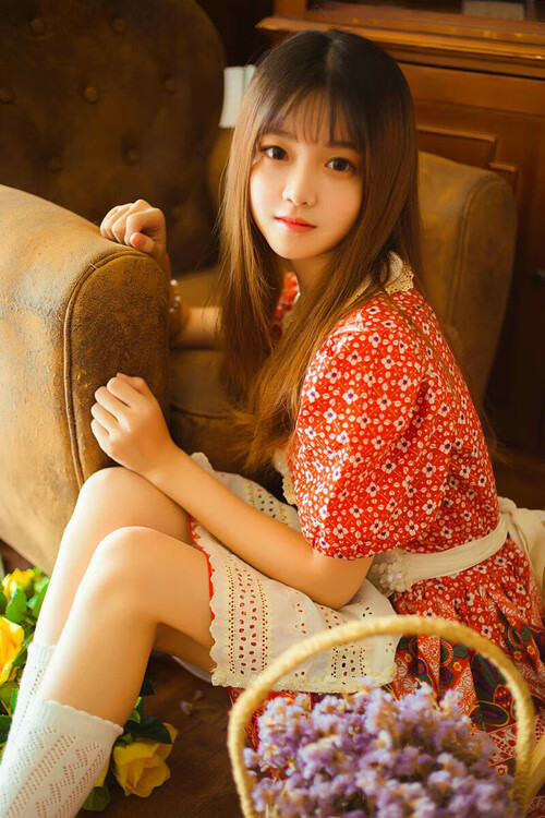 九游网-主场气氛热烈观众打出创意标语为球队送上全场支持，球队主题